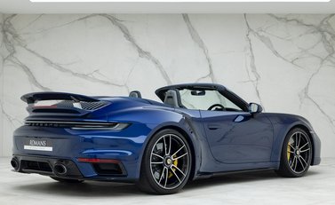 Porsche 911 (992) Turbo S Cabriolet 10