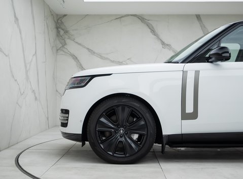 Land Rover Range Rover P440e SE 33