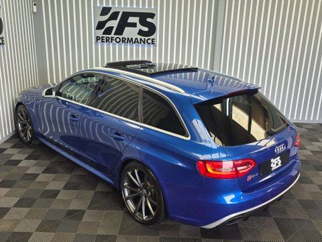 Audi RS4 4.2 FSI V8 Estate 5dr Petrol S Tronic quattro Euro 5 (450 ps) 33