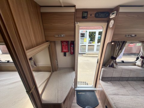 Swift Expression 554 SR 16