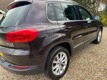 Volkswagen Tiguan 2.0 TDI BlueMotion Tech SE DSG 4WD Euro 5 (s/s) 5dr 10