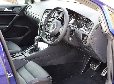 Volkswagen Golf R 11