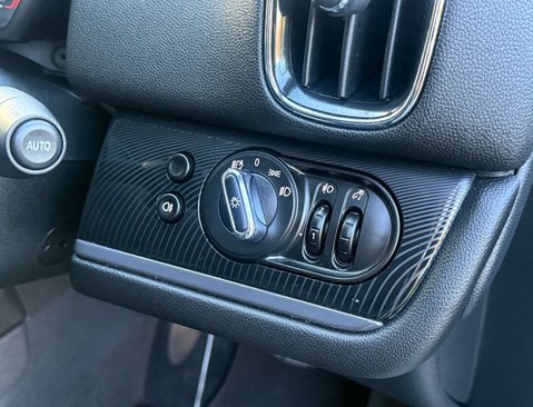 Mini Countryman 1.5 Countryman Cooper Exclusive Auto 5dr 32