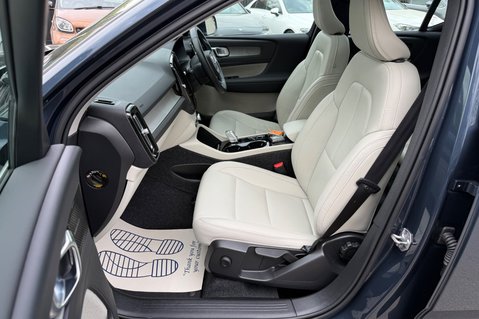 Volvo XC40 B4 INSCRIPTION MHEV 22