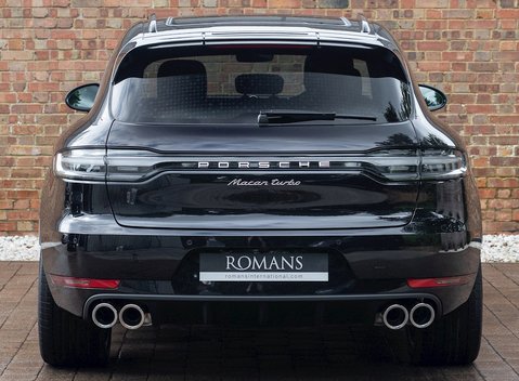 Porsche Macan Turbo 5