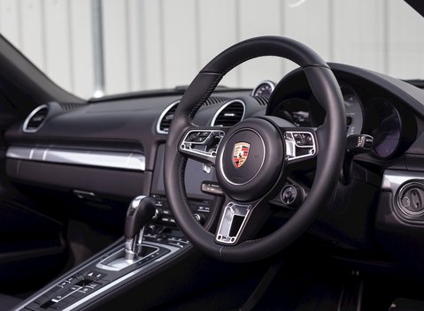 Porsche 718 Boxster S 13