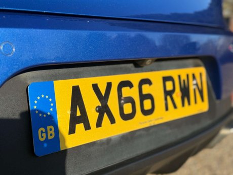 Porsche Macan 2.0 Macan Semi-Auto 4WD 5dr 25