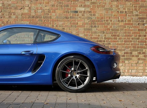 Porsche Cayman GTS 8