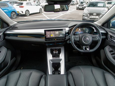 MG MG5 TROPHY
