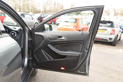 Mercedes-Benz GLA Class GLA 180 URBAN EDITION 14