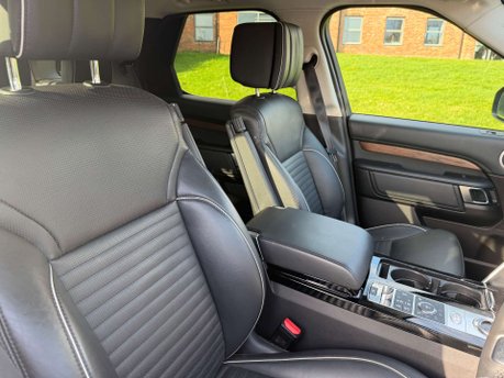 Land Rover Discovery 3.0 Discovery Luxury HSE TD6 Auto 4WD 5dr 24