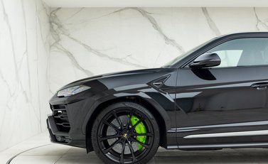 Lamborghini Urus 26