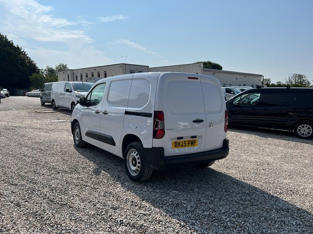 Vauxhall Combo SWB L1H1 Low Roof Category S Prime Air Con Sensors EURO 6 NO VAT 8