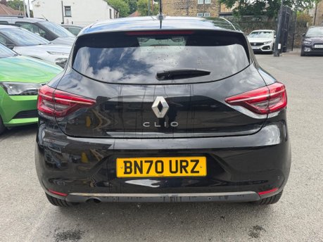 Renault Clio ICONIC TCE BOSE 7