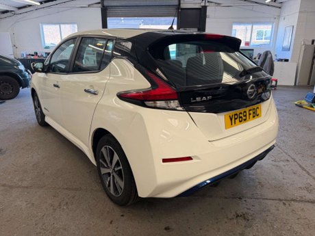 Nissan LEAF 40kWh Acenta Auto 5dr 4