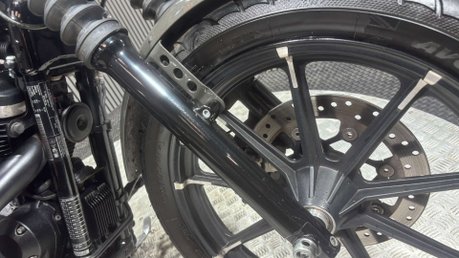 Harley-Davidson Sportster 883 XL883N IRON 2019 ONLY 5K STAGE 1 CUSTOM CRUISER BIKE 54