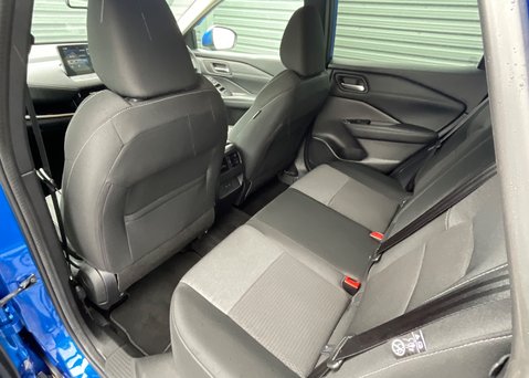 Nissan Qashqai DIG-T N-CONNECTA MHEV 13