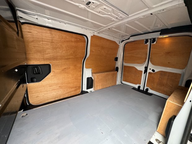 Vauxhall Vivaro SWB L1H1 [SOLD CM] Low Roof 3100 Air Con Sensors EURO 6 NO V 11
