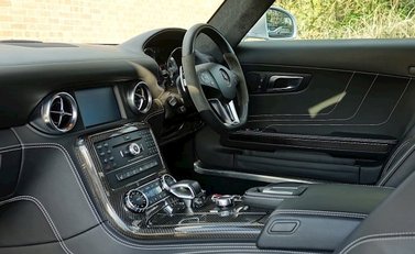 Mercedes-Benz SLS AMG Roadster 21