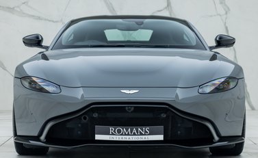 Aston Martin Vantage 4