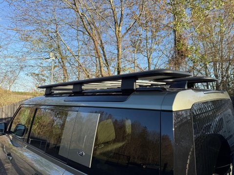 Land Rover Defender HSE MHEV 44