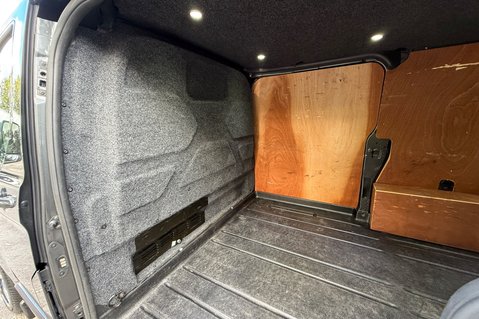 Ford Transit Custom 300 LIMITED L1 H1 AUTOMATIC - NO VAT - WETBELT CHANGED - 4 NEW BRIDGESTONES 45