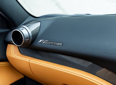 Ferrari F8 SPIDER 26