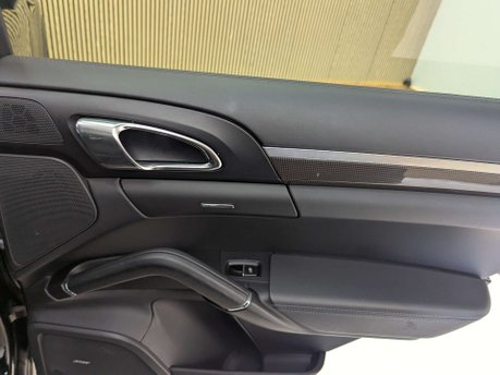 Porsche Cayenne 4.8 Cayenne V8 T Tiptronic S 4WD 5dr 50