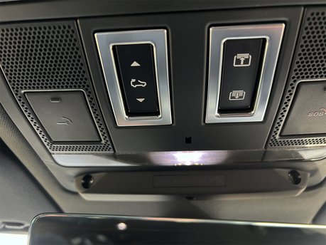 Land Rover Defender V8 63