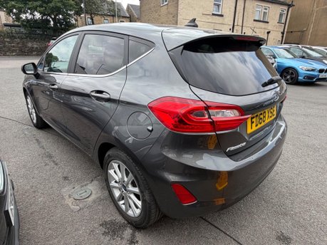Ford Fiesta TITANIUM 6