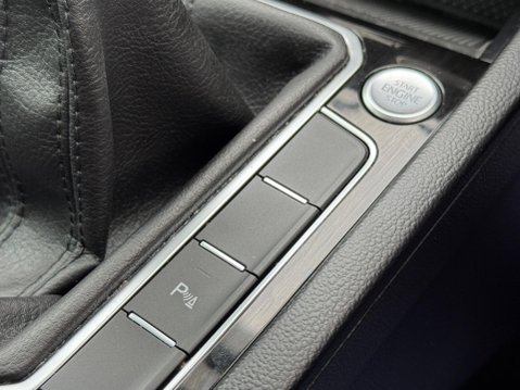 Volkswagen Passat 2.0 TDI EVO SE Nav Euro 6 (s/s) 5dr 30