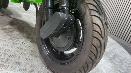 Piaggio Vespa Douglas 125 1987 ONLY 8K CUSTOM CLASSIC 2 STROKE 2T SCOOTER 125CC 18