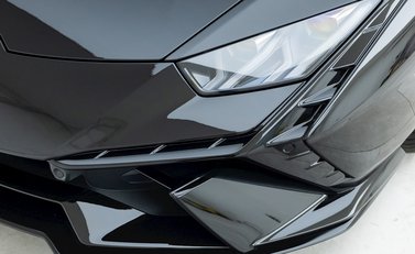 Lamborghini Huracan LP640-2 Tecnica 18