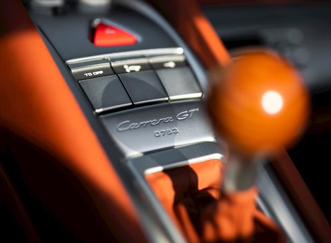 Porsche Carrera GT 20