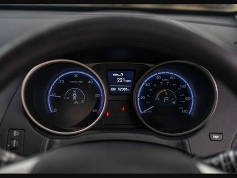 Hyundai ix35 2.0 ix35 Premium 4WD CRDI Auto 4WD 5dr 14