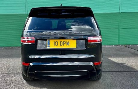 Land Rover Discovery 5 number plate centralisation at SeekerUK