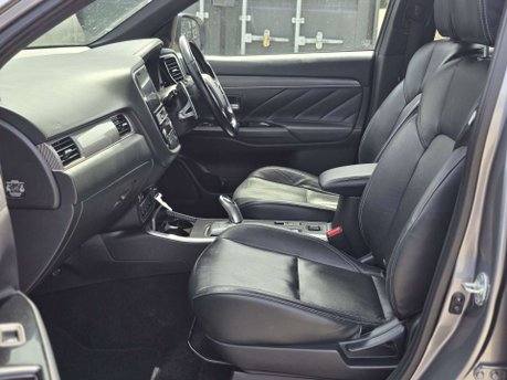 Mitsubishi Outlander 2.4h TwinMotor 13.8kWh 4h SUV 5dr Petrol Plug-in Hybrid CVT 4WD Euro 6 (s/s 34