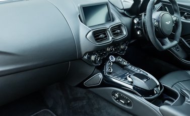 Aston Martin Vantage 14