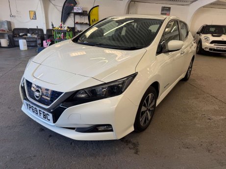 Nissan LEAF 40kWh Acenta Auto 5dr 2