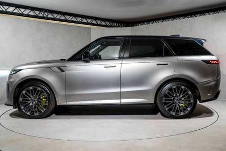 Land Rover Range Rover SV EDITION ONE. FULL SATIN PPF. CARBON CERAMIC BRAKES. SLIDING PANO ROOF. 8