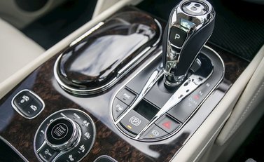 Bentley Bentayga W12 First Edition 17