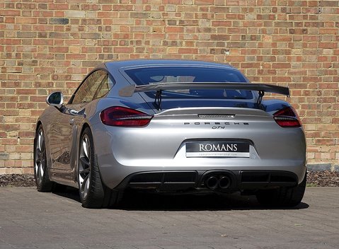 Porsche Cayman GT4 11