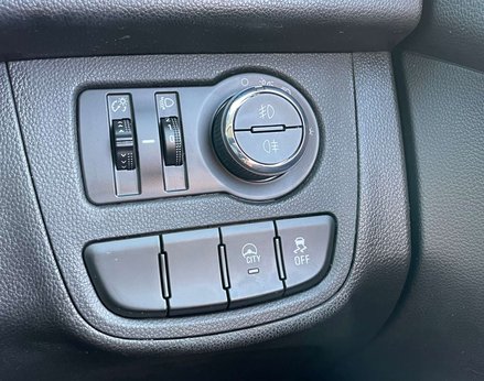 Vauxhall Viva 1.0 Viva SE 5dr 37