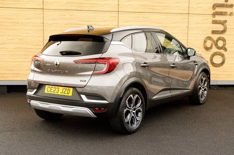 Renault Captur TECHNO E-TECH 2