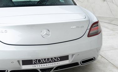 Mercedes-Benz SLS AMG 22