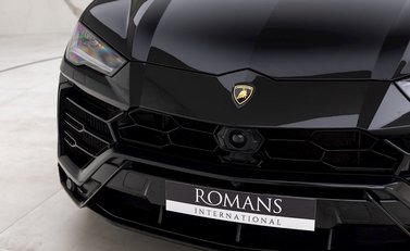 Lamborghini Urus 24