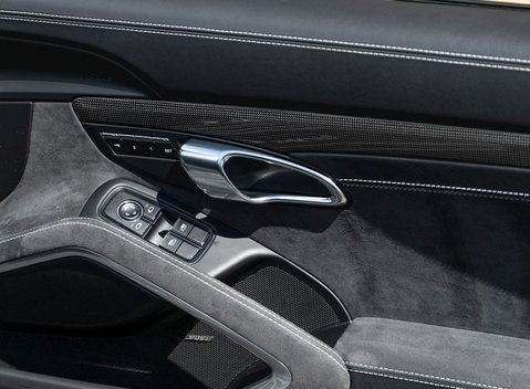 Porsche 911 (991.2) Targa 4 GTS 22