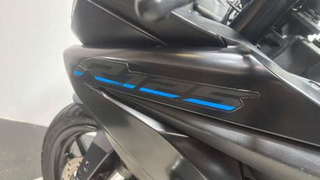 Yamaha R125 YZF 2023 ONLY 4K 1 OWNER NEW MOT SERVICED SPORTS BIKE 125CC 41