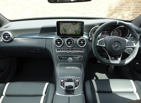 Mercedes-Benz C63 S Estate 14