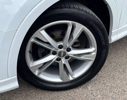 Audi Q3 1.5 Q3 S Line 35 TFSI Semi-Auto 5dr 3